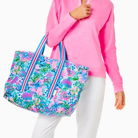 NWT Lilly Pulitzer large Mercato Tote in Mandevilla Baby Paradise Petals - Picture 4 of 9